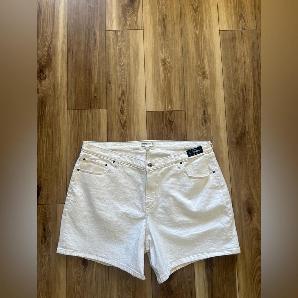 Abercrombie & Fitch womens high rise the 7” dad short size 36/23 NWT - Picture 2 of 5